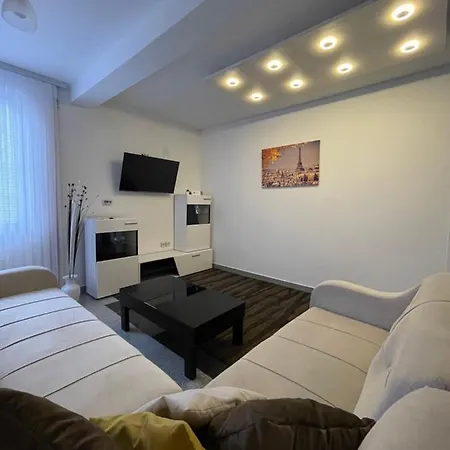 Luna Yeni Pazar