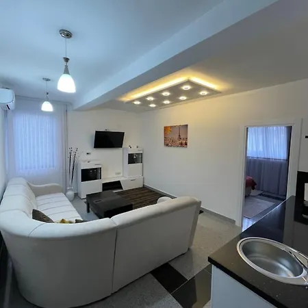 Luna * Yeni Pazar